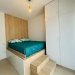 Apartment Sunny 2br Steps From The Sea By Pikhost *