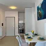Sunny 2br Steps From The Sea By Pikhost *