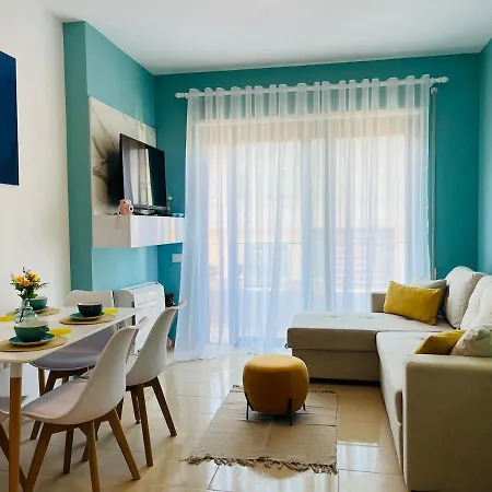Sunny 2br Steps From The Sea By Pikhost Lejlighed *
