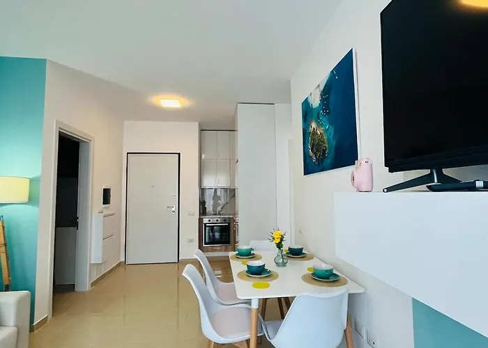 Апартаменты Sunny By Pikhost