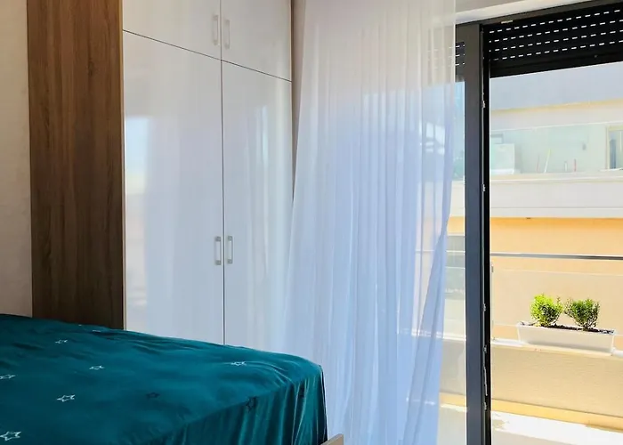 Апартаменты Sunny By Pikhost